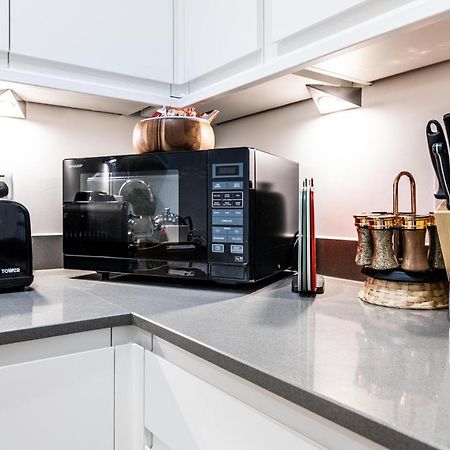 Mission Wave - Venture Apartment Staines-upon-Thames Extérieur photo