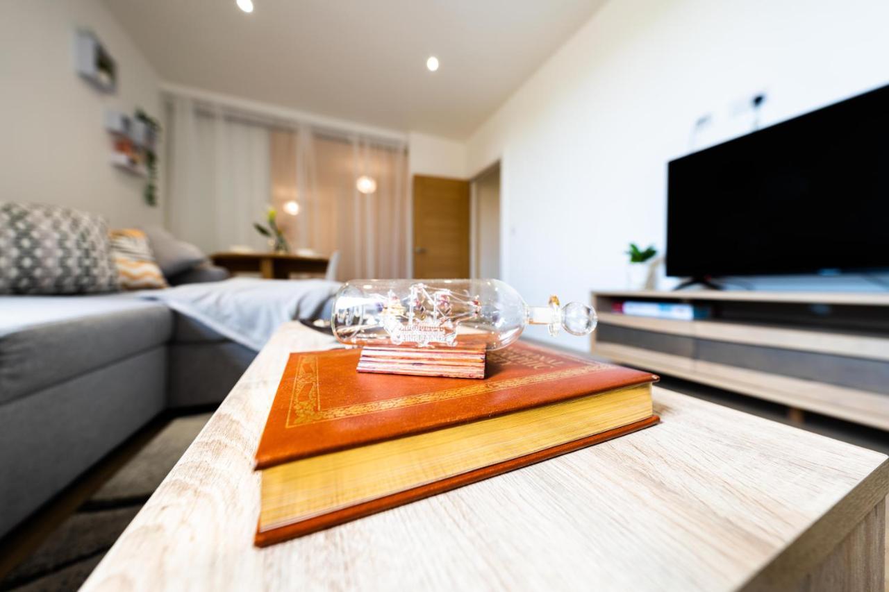 Mission Wave - Venture Apartment Staines-upon-Thames Extérieur photo
