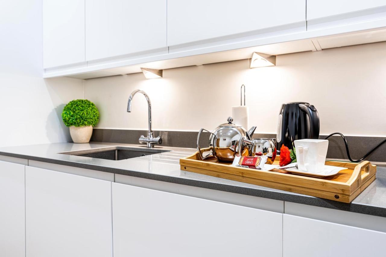 Mission Wave - Venture Apartment Staines-upon-Thames Extérieur photo