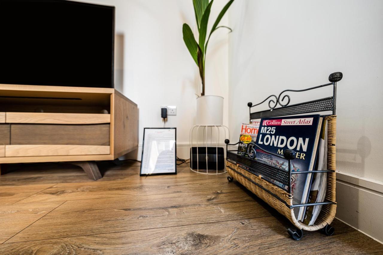 Mission Wave - Venture Apartment Staines-upon-Thames Extérieur photo
