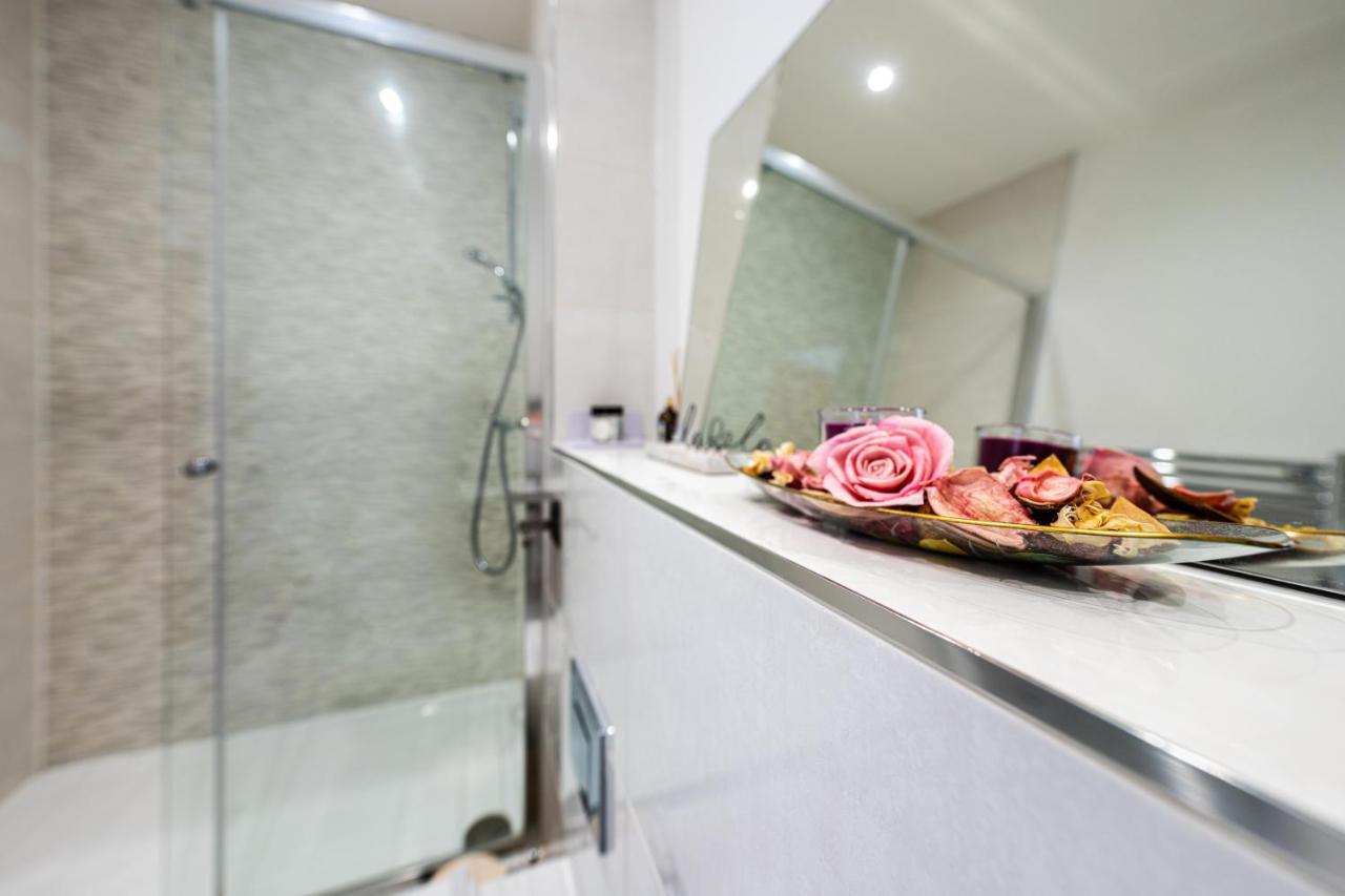 Mission Wave - Venture Apartment Staines-upon-Thames Extérieur photo